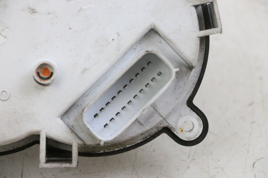 photo de CUENTA KILÓMETROS PIAGGIO NEW TYPHOON 50 (2018 - 2021) - Detalles de los puntos de fijación