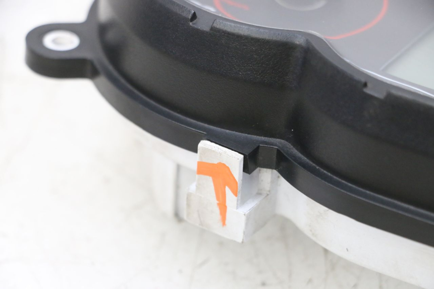 photo de CUENTA KILÓMETROS PIAGGIO NEW TYPHOON 50 (2018 - 2021) - Zoom sobre los componentes