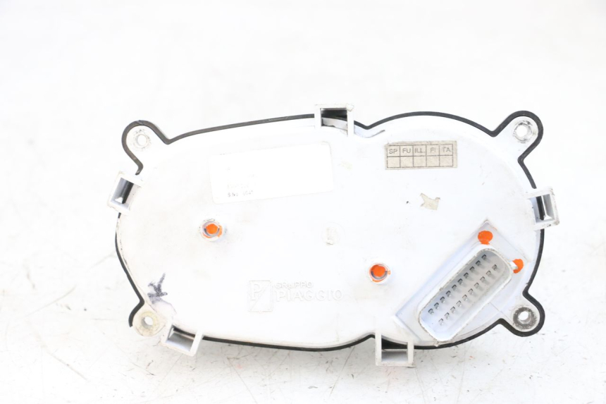 photo de CUENTA KILÓMETROS PIAGGIO NEW TYPHOON 50 (2018 - 2021) - Primer plano técnico