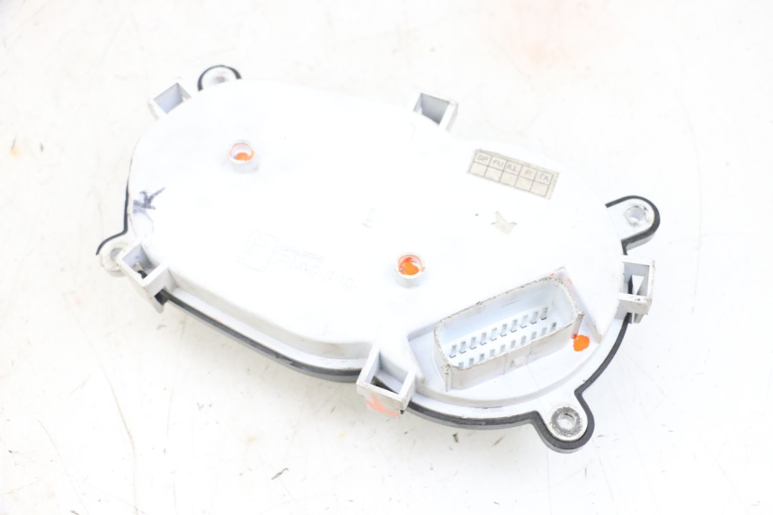 photo de CUENTA KILÓMETROS PIAGGIO NEW TYPHOON 50 (2018 - 2021) - Detalles de los puntos de fijación