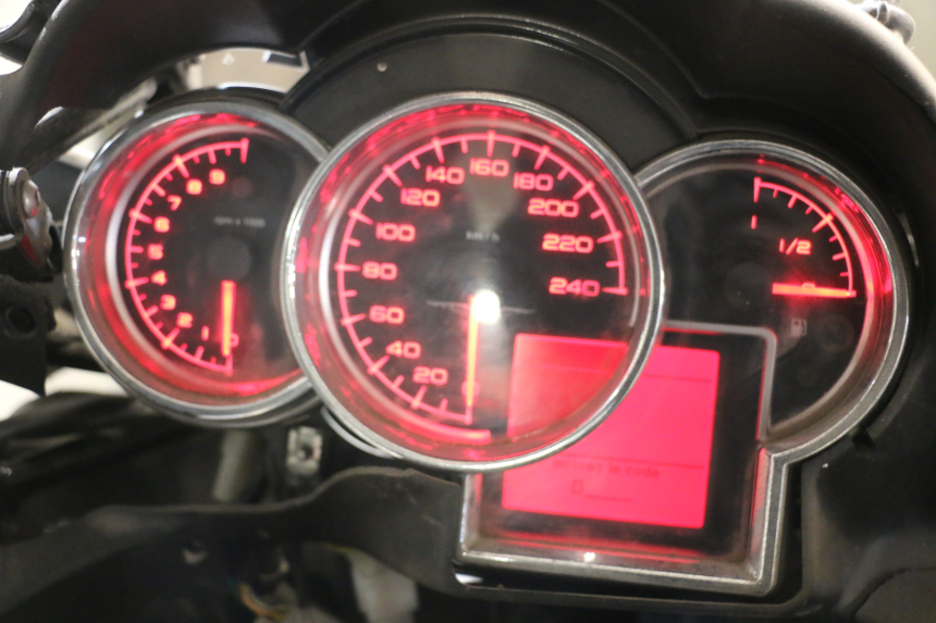 photo de VELOCIMETRO MOTO GUZZI NORGE 8V GT 1200 (2011 - 2016) - Zoom estado de uso