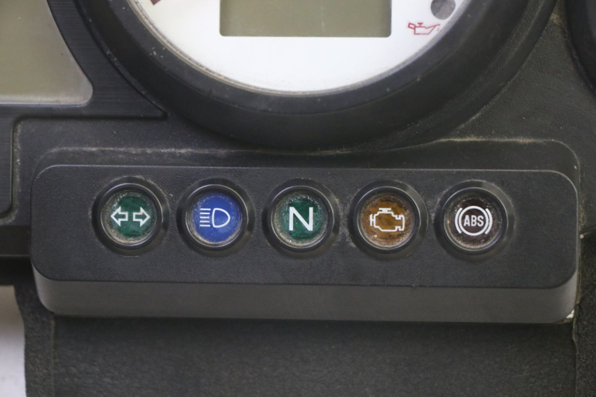 photo de CUENTA KILÓMETROS YAMAHA TDM ABS 900 (2002 - 2014) - Primer plano técnico