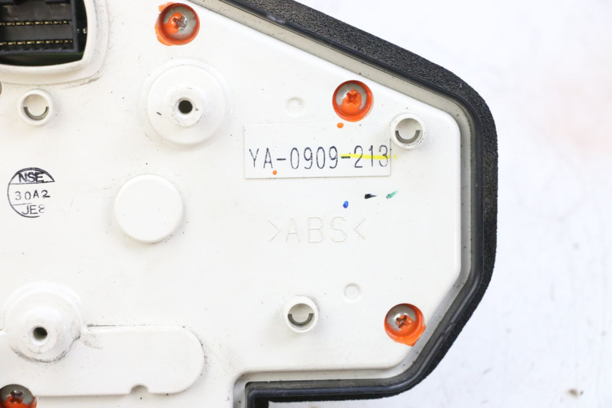 photo de VELOCIMETRO YAMAHA TDM ABS 900 (2002 - 2014) - Detalles de los puntos de fijación