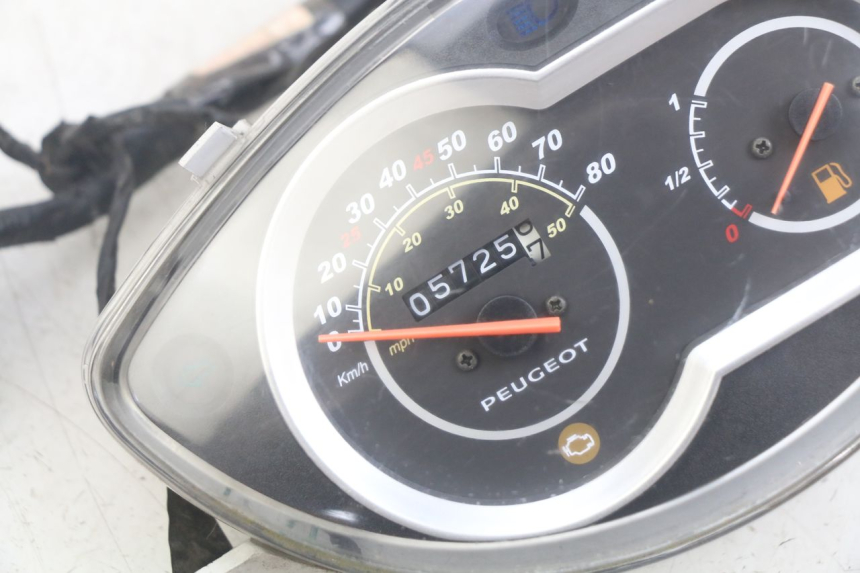 photo de CUENTA KILÓMETROS PEUGEOT TWEET 4T 50 (2018 - 2020)