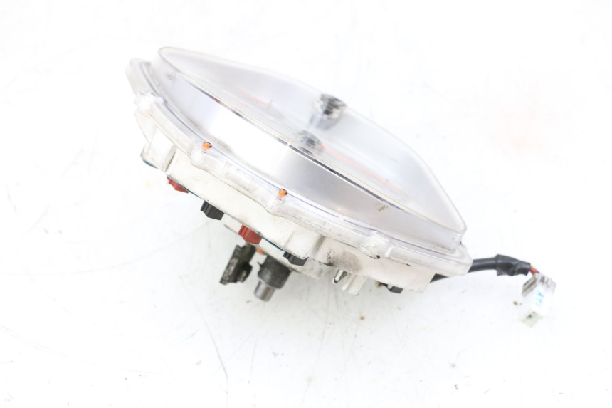 photo de VELOCIMETRO PIAGGIO VESPA GTS SUPER IE 125 (2009 - 2016) - Características distintivas