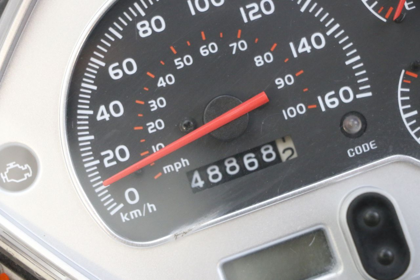 photo de VELOCIMETRO PIAGGIO VESPA GTS SUPER IE 125 (2009 - 2016) - Primer plano de alta resolución