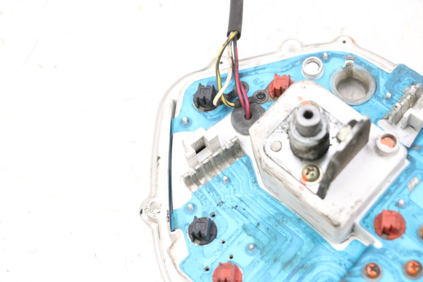 photo de VELOCIMETRO PIAGGIO VESPA GTS SUPER IE 125 (2009 - 2016) - Otra perspectiva