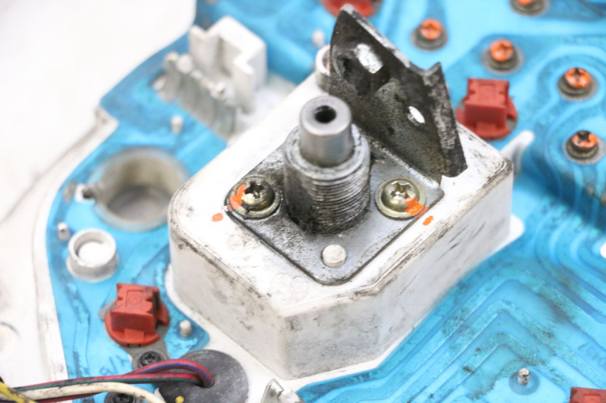 photo de VELOCIMETRO PIAGGIO VESPA GTS SUPER IE 125 (2009 - 2016) - Estado de la superficie y material