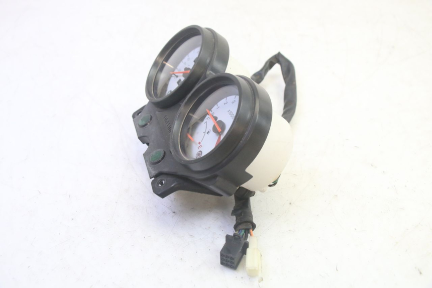 photo de VELOCIMETRO DAELIM VJ ROADWIN FI 125 (2008 - 2017) - Estado de la superficie y material