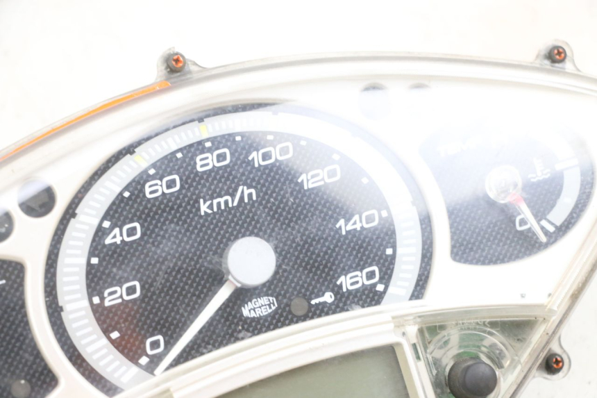 photo de CUENTA KILÓMETROS YAMAHA XMAX X-MAX 125 (2006 - 2009) - Zoom estado de uso