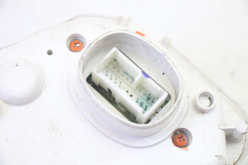 photo de CUENTA KILÓMETROS YAMAHA X-MAX XMAX 125 (2010 - 2014) - Inspección visual detallada