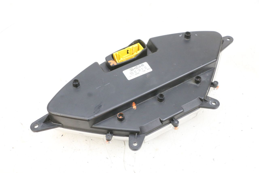 photo de CUENTA KILÓMETROS YAMAHA XMAX X-MAX 125 (2006 - 2009) - Detalles de los puntos de fijación