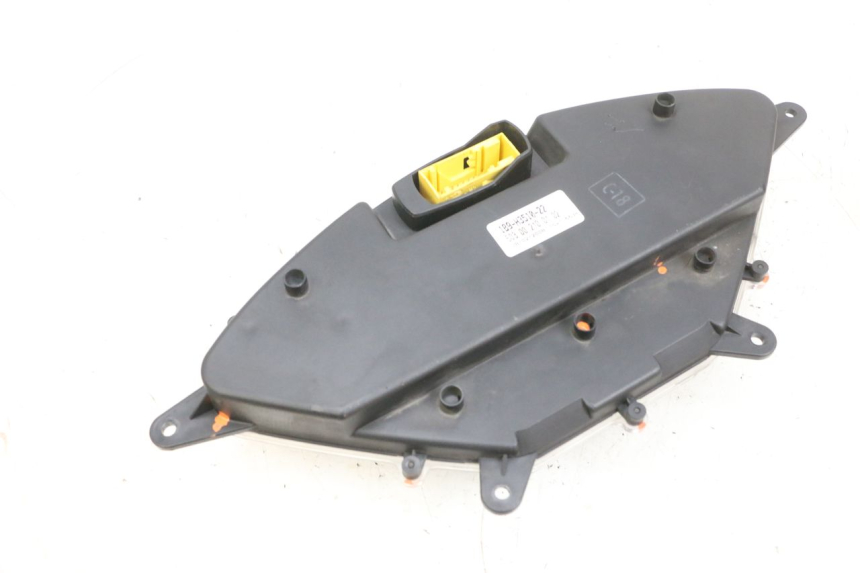 photo de CUENTA KILÓMETROS YAMAHA XMAX X-MAX 125 (2006 - 2009) - Detalles de los puntos de fijación