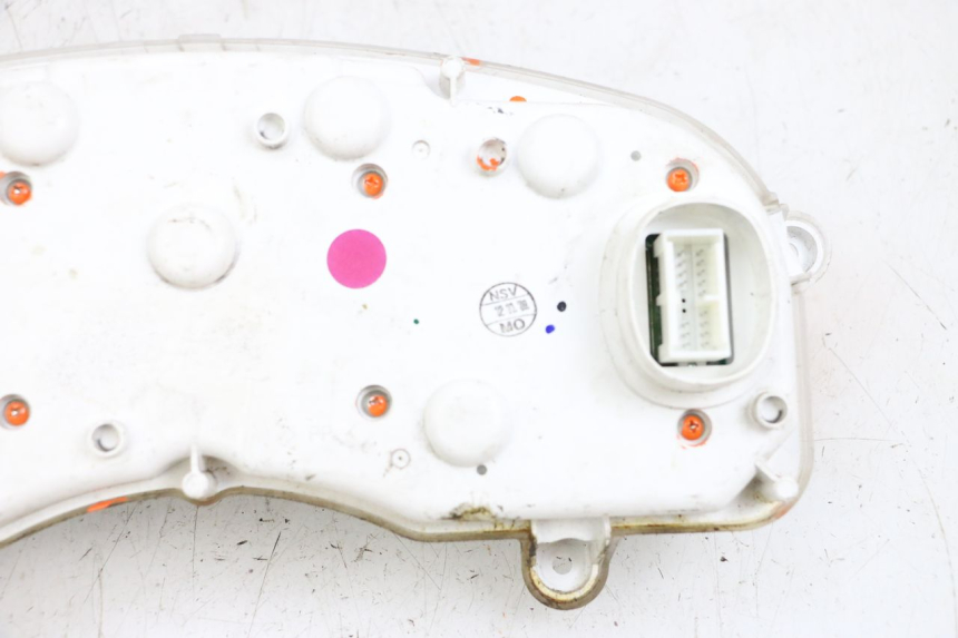 photo de CUENTA KILÓMETROS YAMAHA X-MAX XMAX 125 (2010 - 2013) - Primer plano de alta resolución