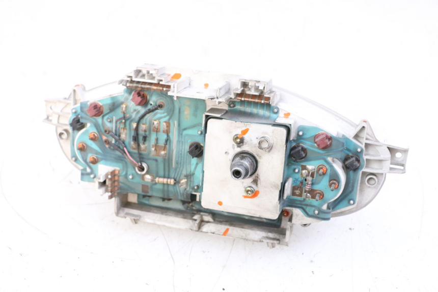 photo de CUENTA KILÓMETROS PIAGGIO X8 125 (2004 - 2007) - Detalle de la pieza