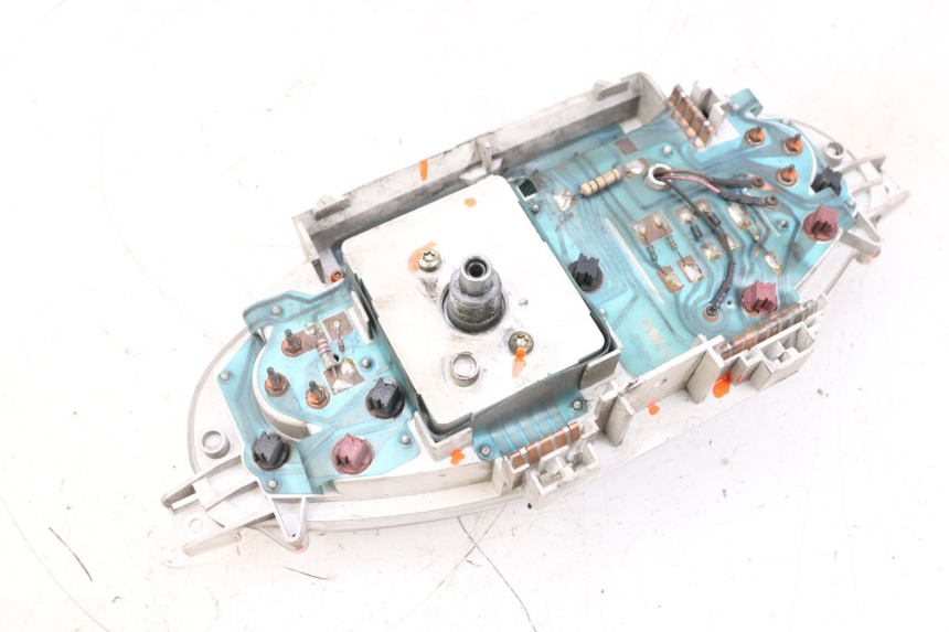 photo de CUENTA KILÓMETROS PIAGGIO X8 125 (2004 - 2007) - Otra perspectiva