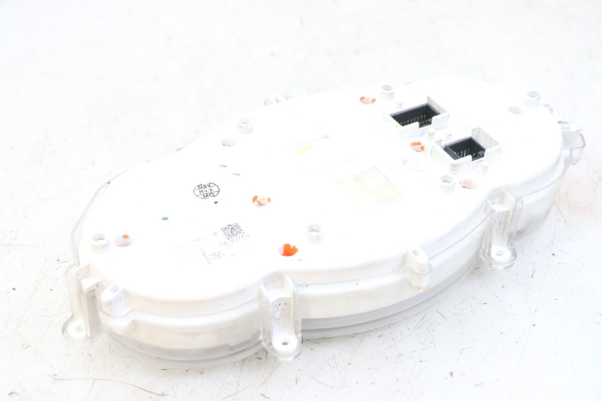 photo de CUENTA KILÓMETROS PIAGGIO XEVO - X EVO 125 (2007 - 2016) - Detalles de los puntos de fijación