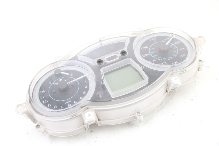 photo de CUENTA KILÓMETROS PIAGGIO XEVO - X EVO 125 (2007 - 2017) - Detalles de los puntos de fijación