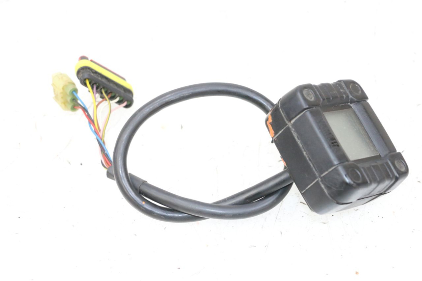 photo de VELOCIMETRO YAMAHA YFM R RAPTOR 250 (2008 - 2014) - Estado de la superficie y material