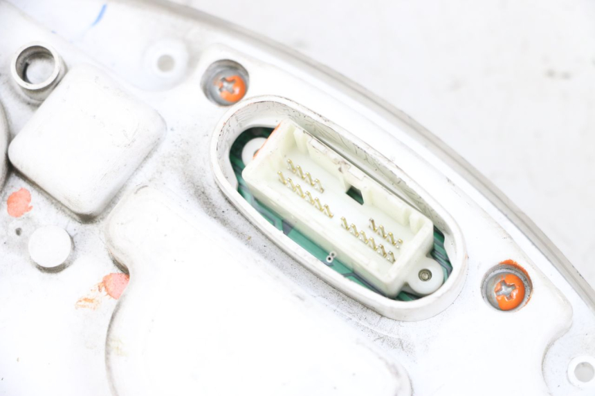 photo de CUENTA KILÓMETROS YAMAHA YP MAJESTY 125 (2002 - 2006) - Estado de la superficie y material