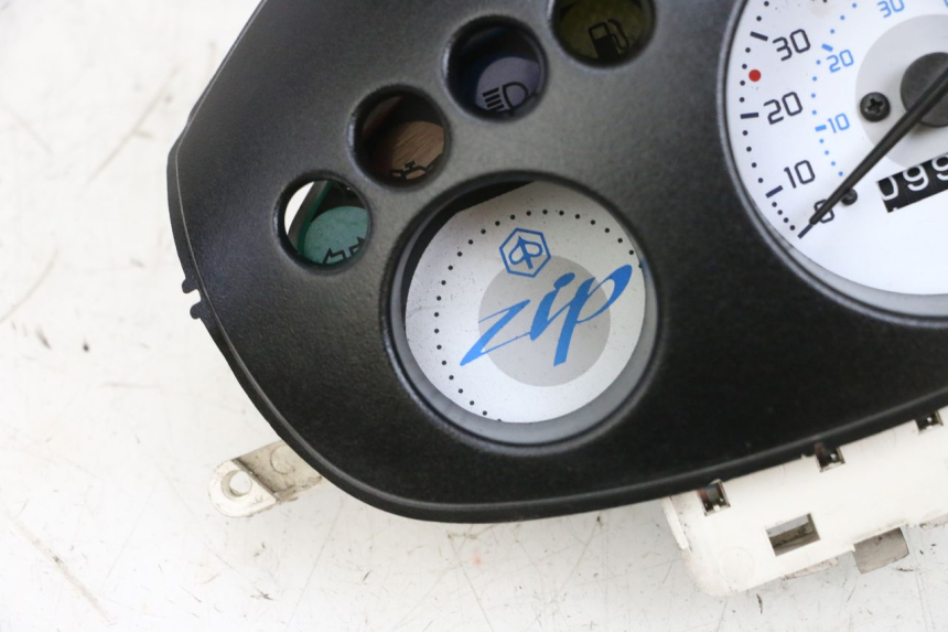 photo de CUENTA KILÓMETROS PIAGGIO ZIP 2T 50 (2009 - 2019) - Recambio usado revisado