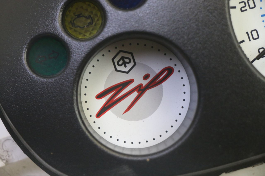 photo de CUENTA KILÓMETROS PIAGGIO ZIP 4T 50 (2018 - 2020) - Zoom estado de uso