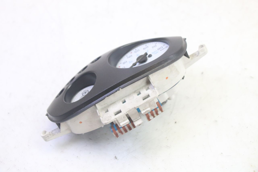 photo de CUENTA KILÓMETROS PIAGGIO ZIP 4T 50 (2018 - 2020) - Primer plano técnico