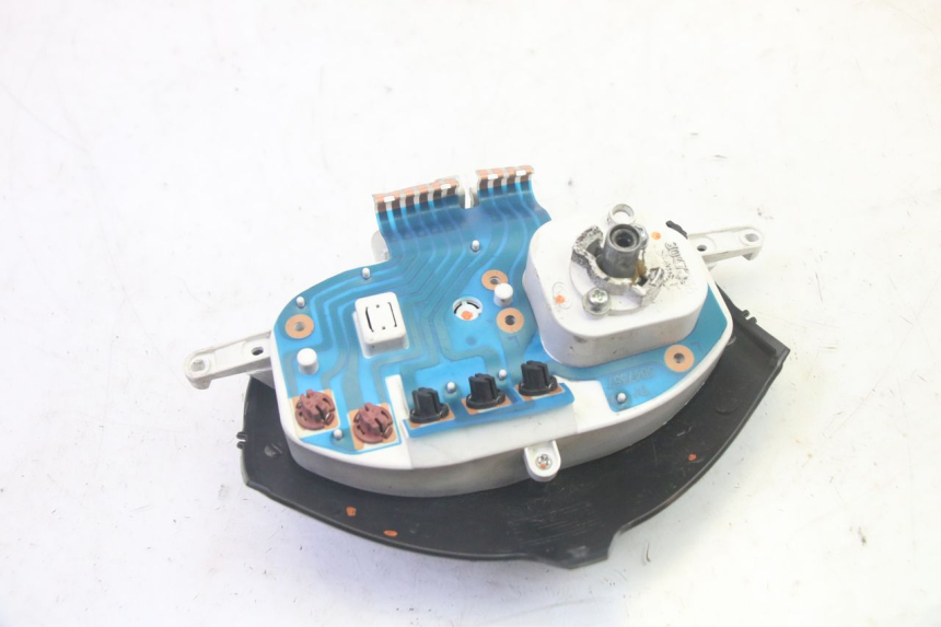 photo de CUENTA KILÓMETROS PIAGGIO ZIP 4T 50 (2018 - 2020) - Estado de la superficie y material