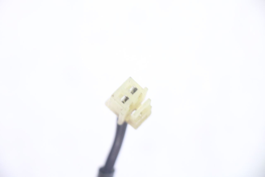 photo de INTERRUPTOR EMBRAGUE YAMAHA TTR 125 (2000 - 2020) - Primer plano técnico