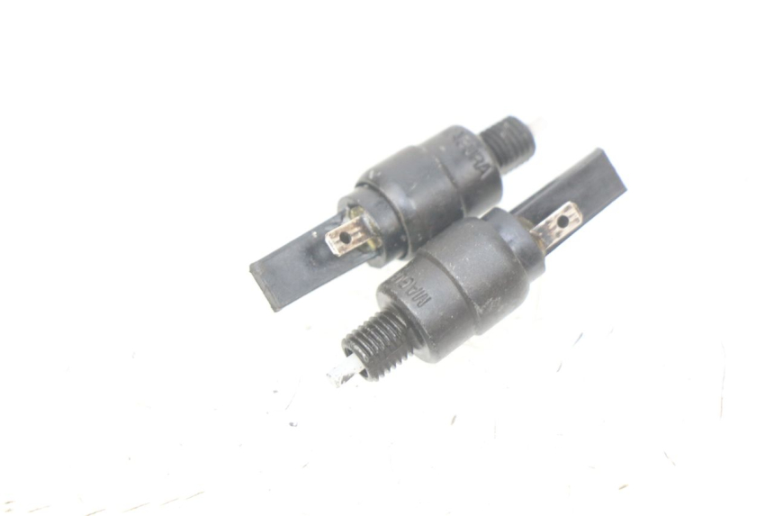 photo de INTERRUPTOR DE LUZ DE FRENO APRILIA ATLANTIC 125 (2003 - 2009)