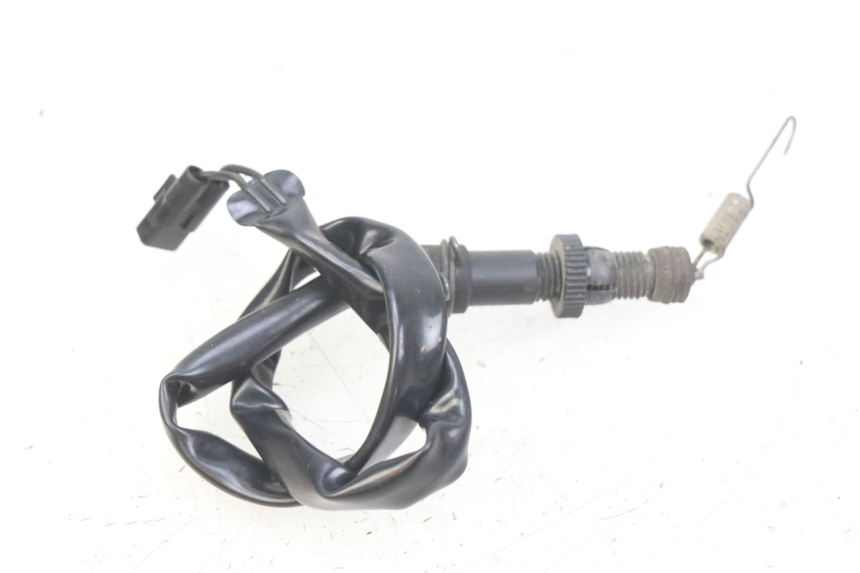 photo de CONTACTO DE LUZ DE FRENO TRASERO HONDA CB R 1000 (2018 - 2023)