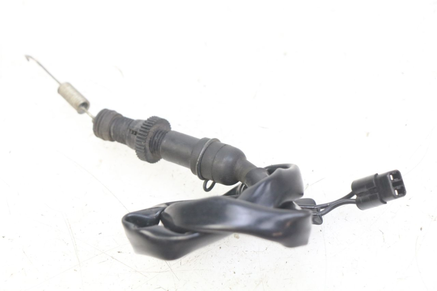 photo de CONTACTO DE LUZ DE FRENO TRASERO HONDA CB R 1000 (2018 - 2023)