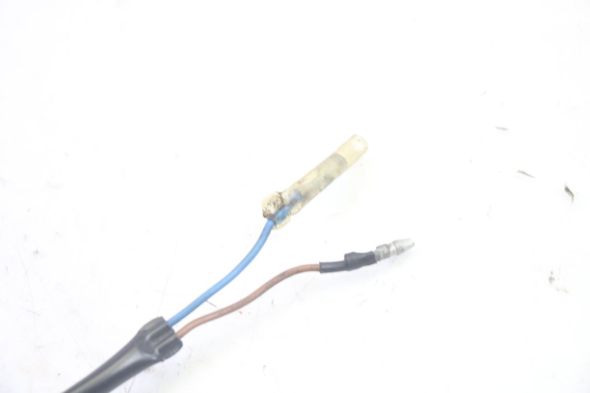 photo de LUZ FRENO INTERRUPTOR TRASERA KAWASAKI GPZ RX 1000 (1986 - 1988) - Primer plano técnico