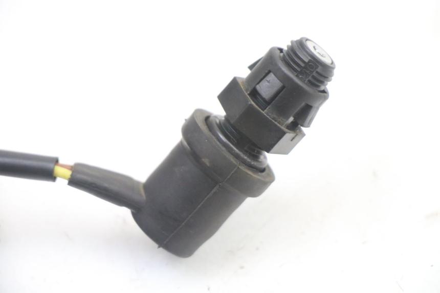 photo de LUZ FRENO INTERRUPTOR TRASERA YAMAHA TRACER 7 700 (2020 - 2024) - Zoom estado de uso