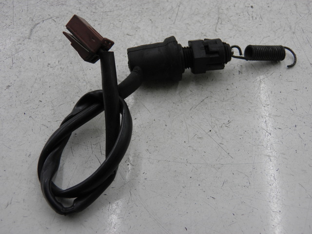 photo de LUZ FRENO INTERRUPTOR TRASERA YAMAHA FZ6 N FAZER 600 (2004 - 2006)