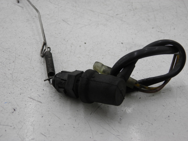photo de LUZ FRENO INTERRUPTOR TRASERA YAMAHA YBR 125 (2007 - 2009)