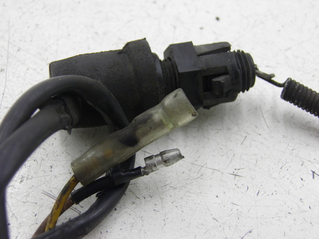 photo de LUZ FRENO INTERRUPTOR TRASERA YAMAHA YBR 125 (2007 - 2009)
