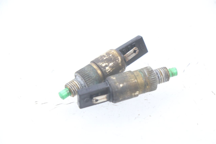 photo de LUZ FRENO INTERRUPTOR PIAGGIO BEVERLY 125 (1998 - 2005)