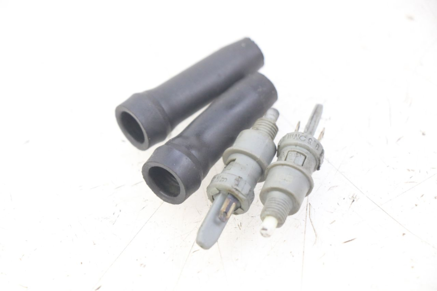 photo de INTERRUPTOR DE LUZ DE FRENO PEUGEOT CITYSTAR 125 (2011 - 2017)