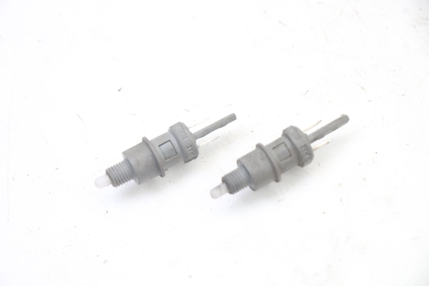 photo de LUZ FRENO INTERRUPTOR PEUGEOT CITYSTAR 50 (2013 - 2017)