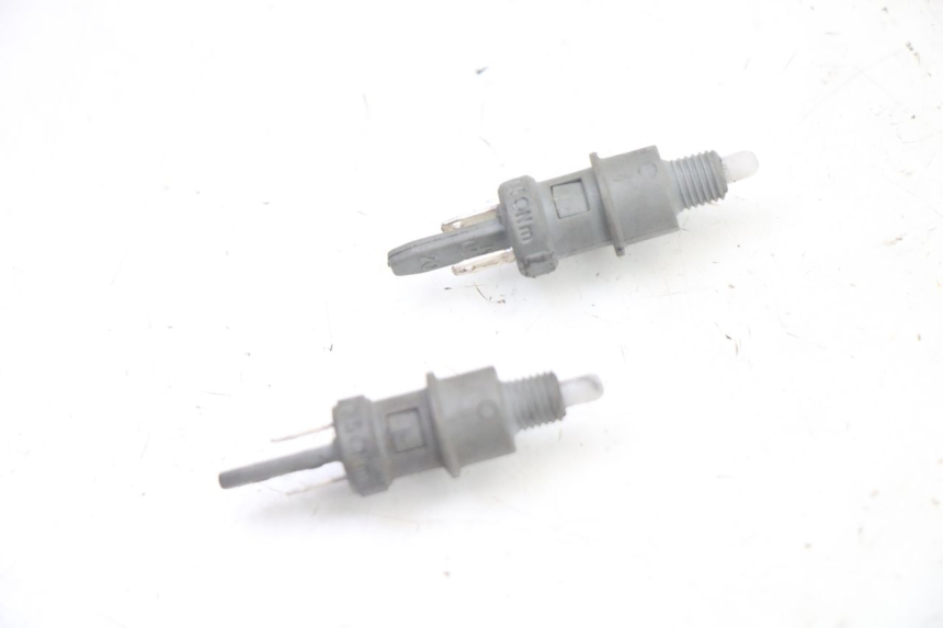 photo de LUZ FRENO INTERRUPTOR PEUGEOT CITYSTAR 50 (2013 - 2017)