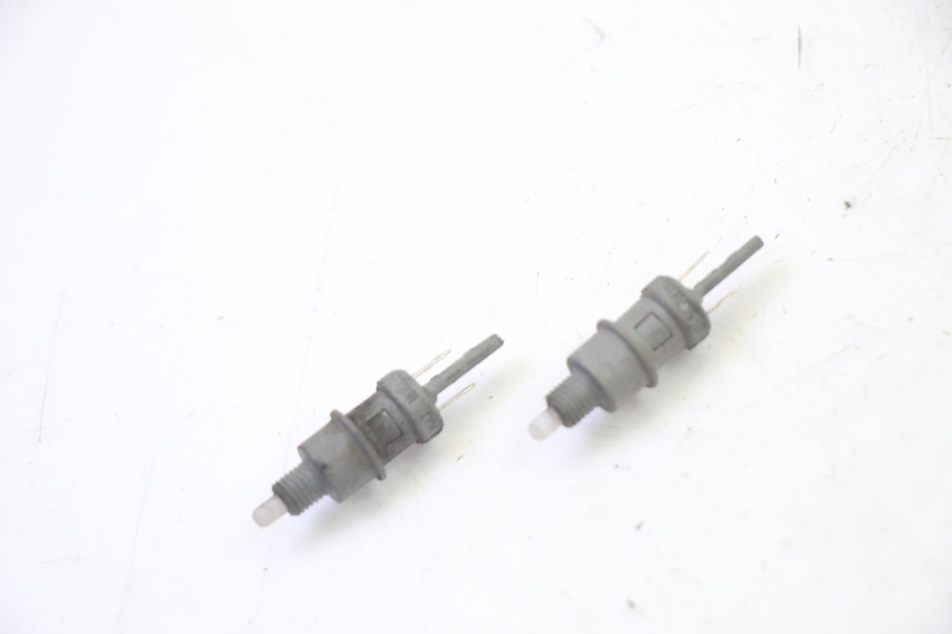 photo de LUZ FRENO INTERRUPTOR PEUGEOT CITYSTAR 50 (2013 - 2017)