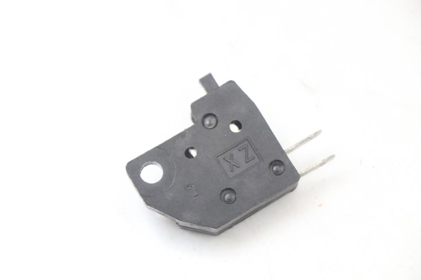 photo de Interruptor de luz de freno derecho DAELIM A-FOUR 2T 50 (2005 - 2012)