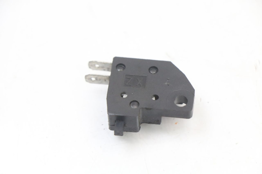 photo de Interruptor de luz de freno derecho DAELIM A-FOUR 2T 50 (2005 - 2012)