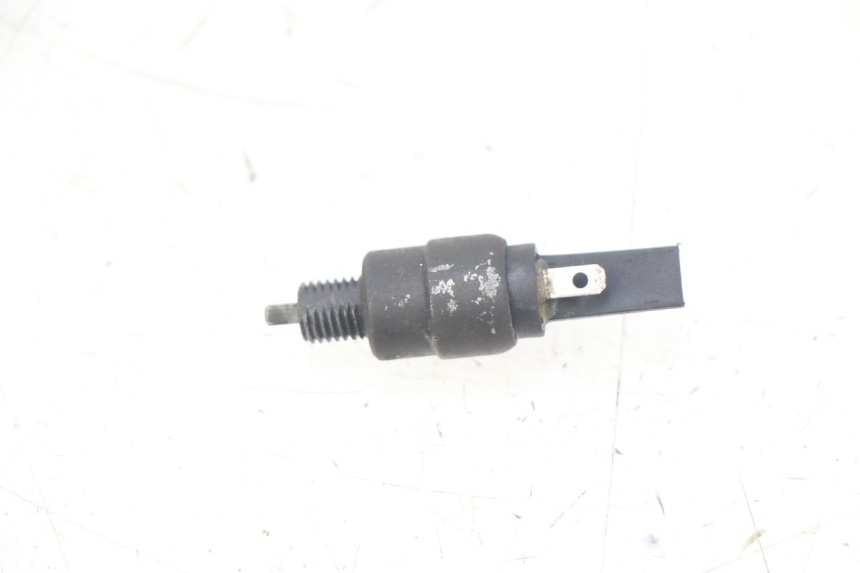 photo de CONTACTOR DE LUZ DE FRENO DERECHO APRILIA ATLANTIC 500 (2002 - 2003)