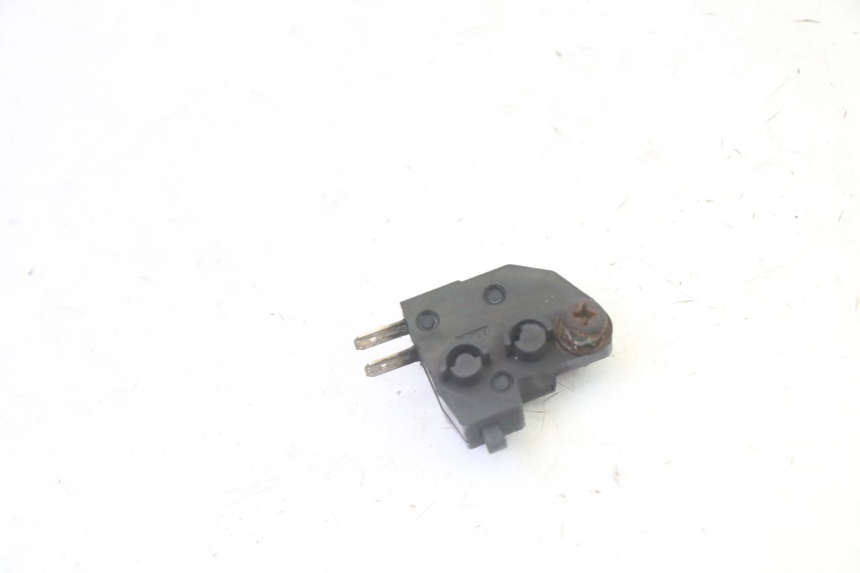 photo de CONTACTOR DE LUZ DE FRENO DERECHO SUZUKI BURGMAN 125 (2007 - 2014)