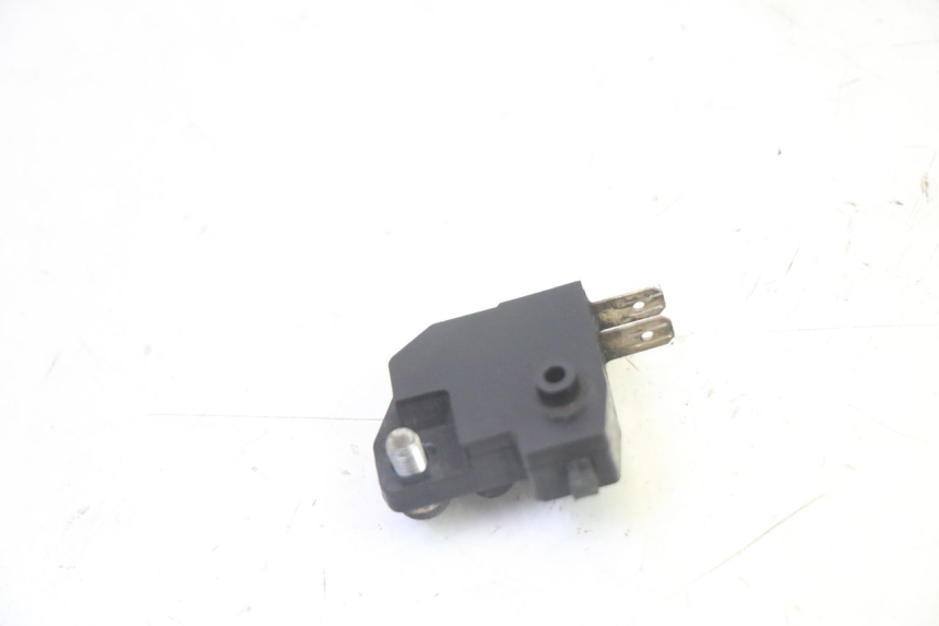 photo de CONTACTOR DE LUZ DE FRENO DERECHO SUZUKI BURGMAN 125 (2007 - 2014)