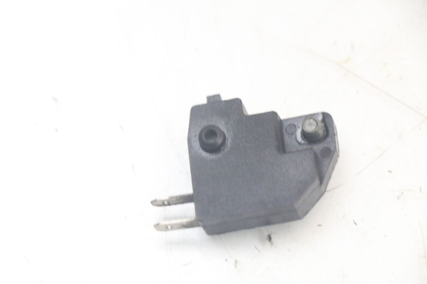 photo de CONTACTOR DE LUZ DE FRENO DERECHO SYM CROX 4T 50 (2016 - 2023)