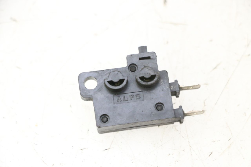 photo de CONTACTOR DE LUZ DE FRENO DERECHO HONDA FES S-WING SWING ABS 125 (2007 - 2015)