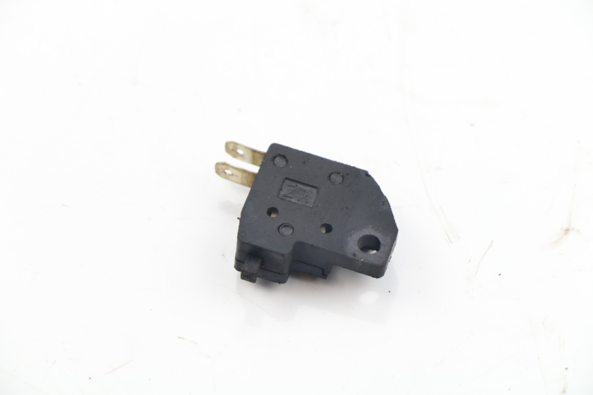 photo de LUZ FRENO INTERRUPTOR DERECHA SYM FIDDLE 125 (2008 - 2010)